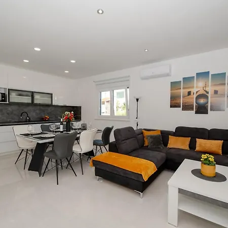 Villa Sportiva Zadar With Private Heated Pool Exterior photo