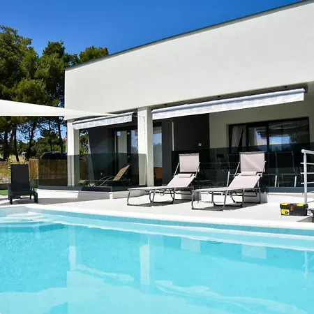Villa Sportiva Zadar With Private Heated Pool Exterior photo