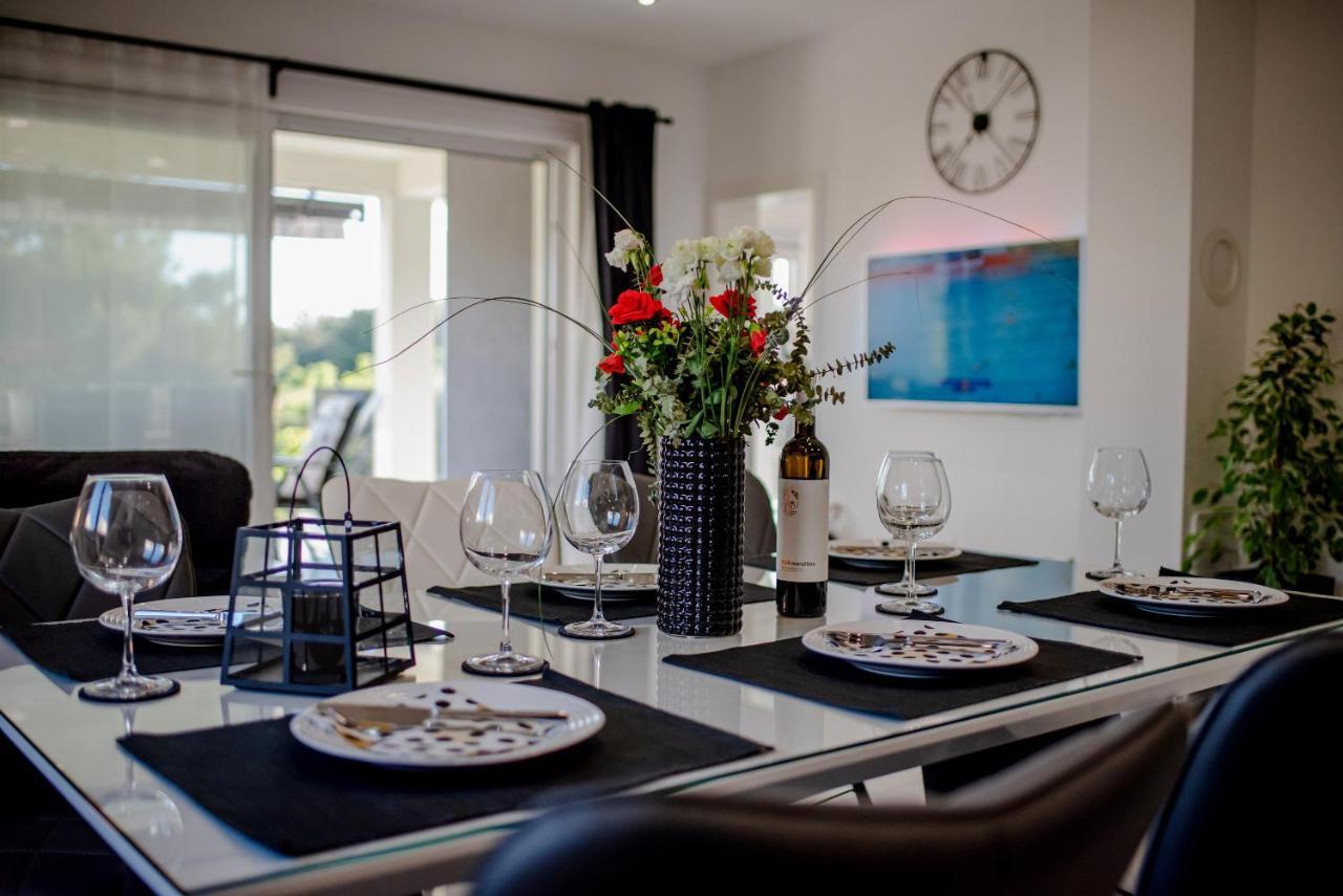 Sportiva With Private Heated Pool Villa Zadar