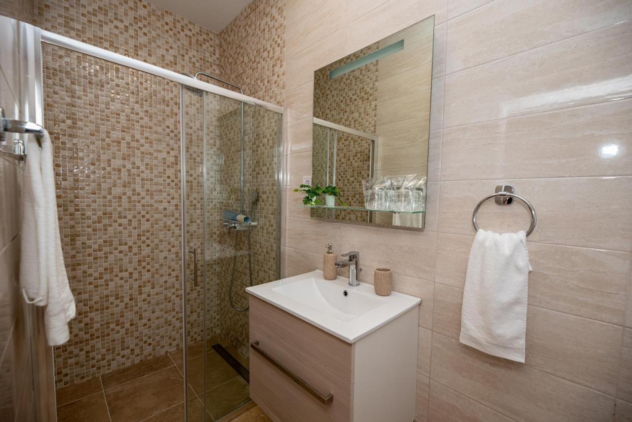 Sportiva With Private Heated Pool * Zadar