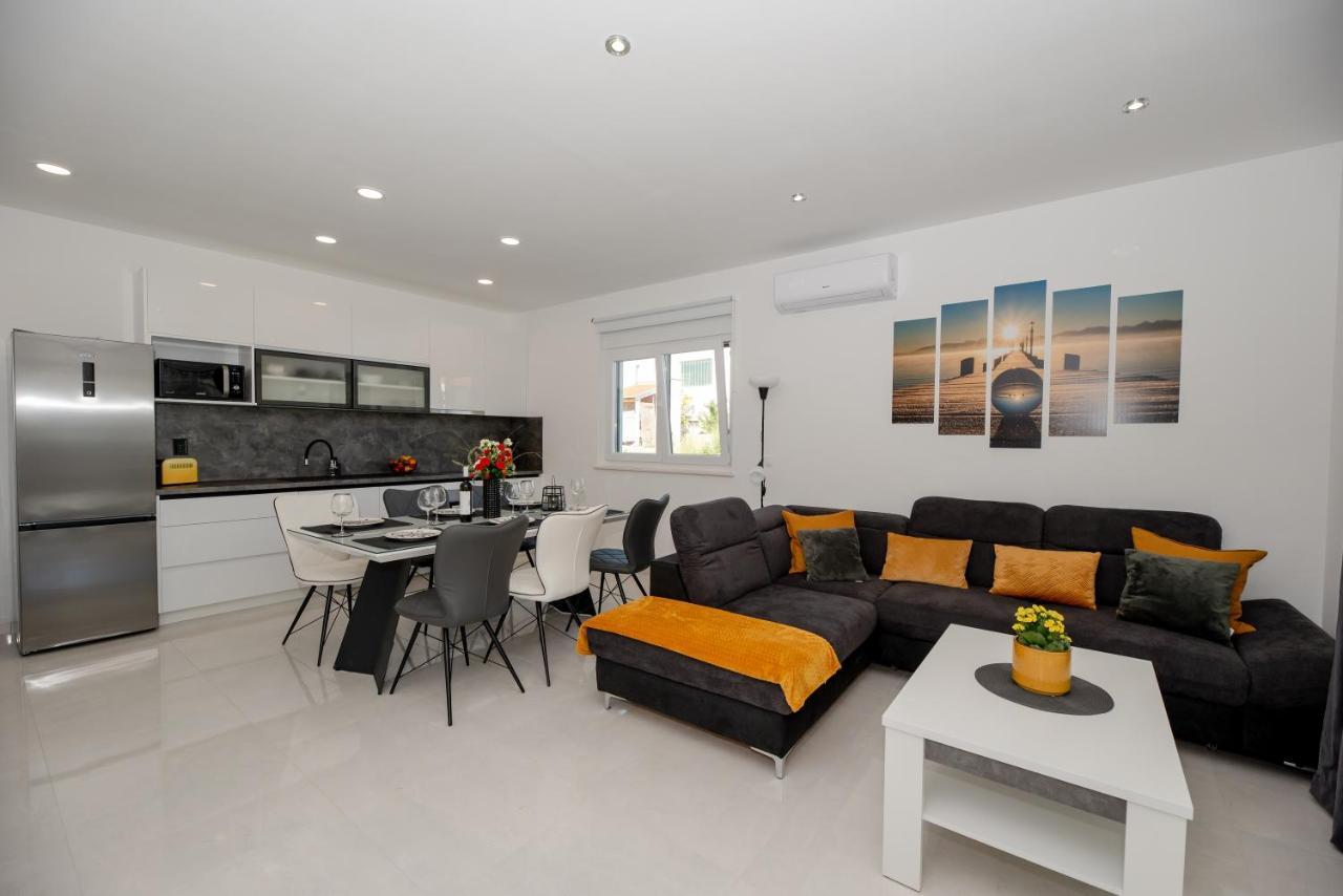 Villa Sportiva With Private Heated Pool